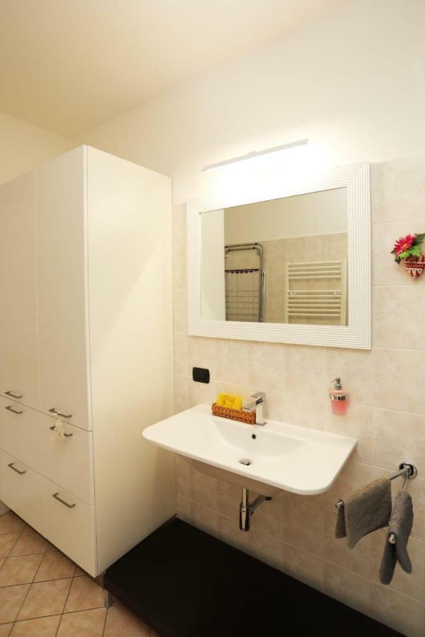 Apartamento Ca' De' Mumi Luino Exterior foto